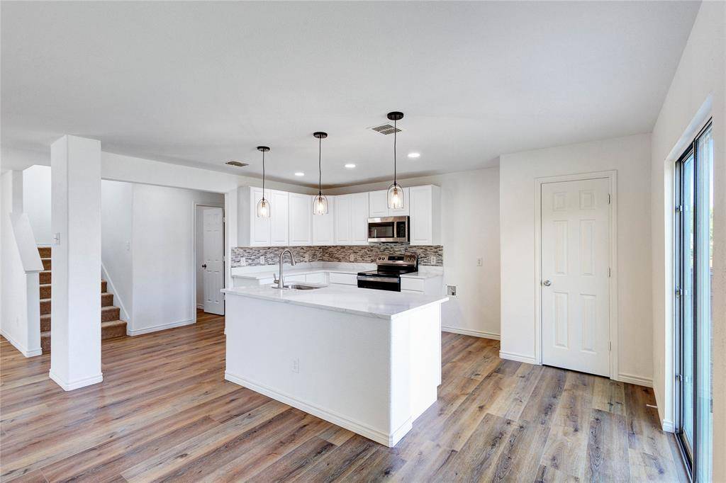 Wylie, TX 75098,934 W Cedar Creek Drive