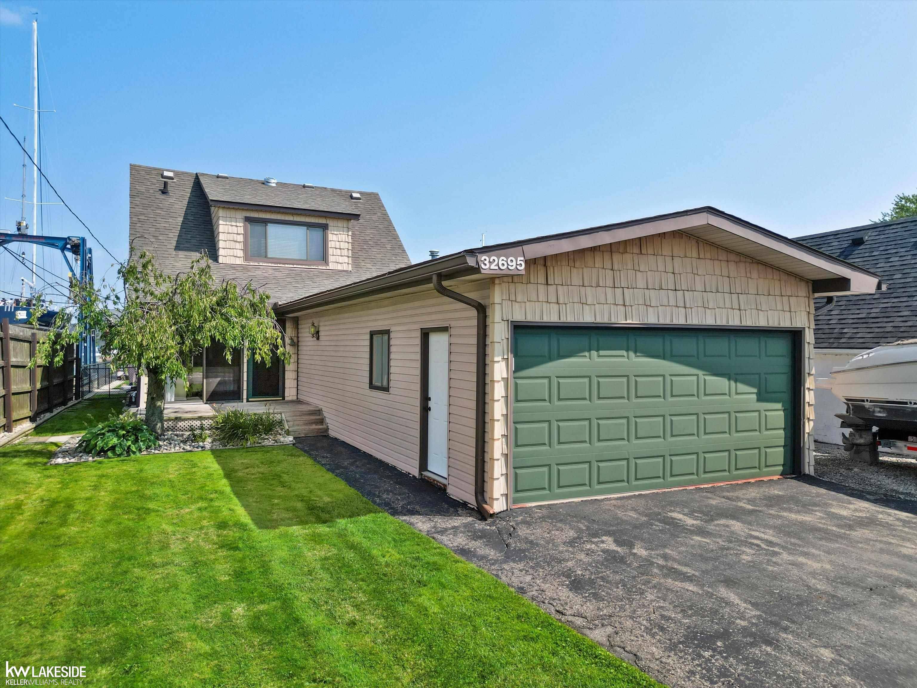 Harrison Twp, MI 48045,32695 S River