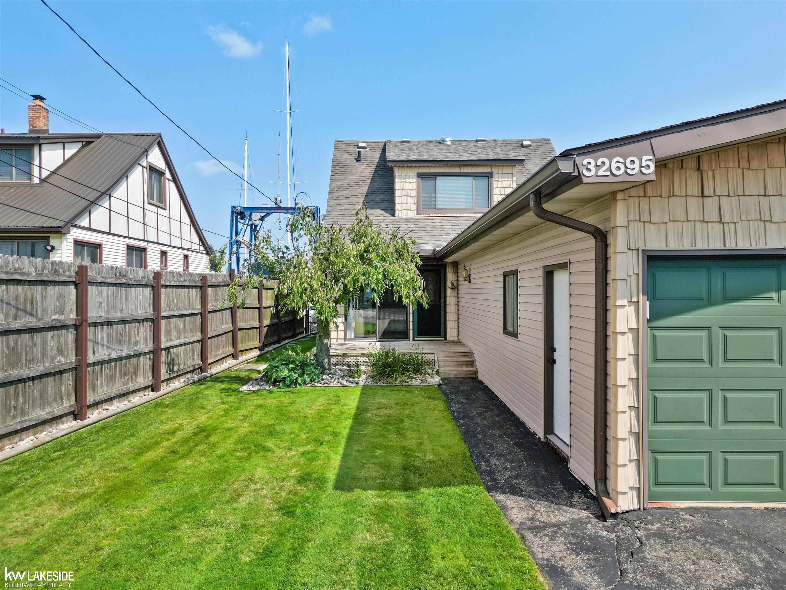 Harrison Twp, MI 48045,32695 S River