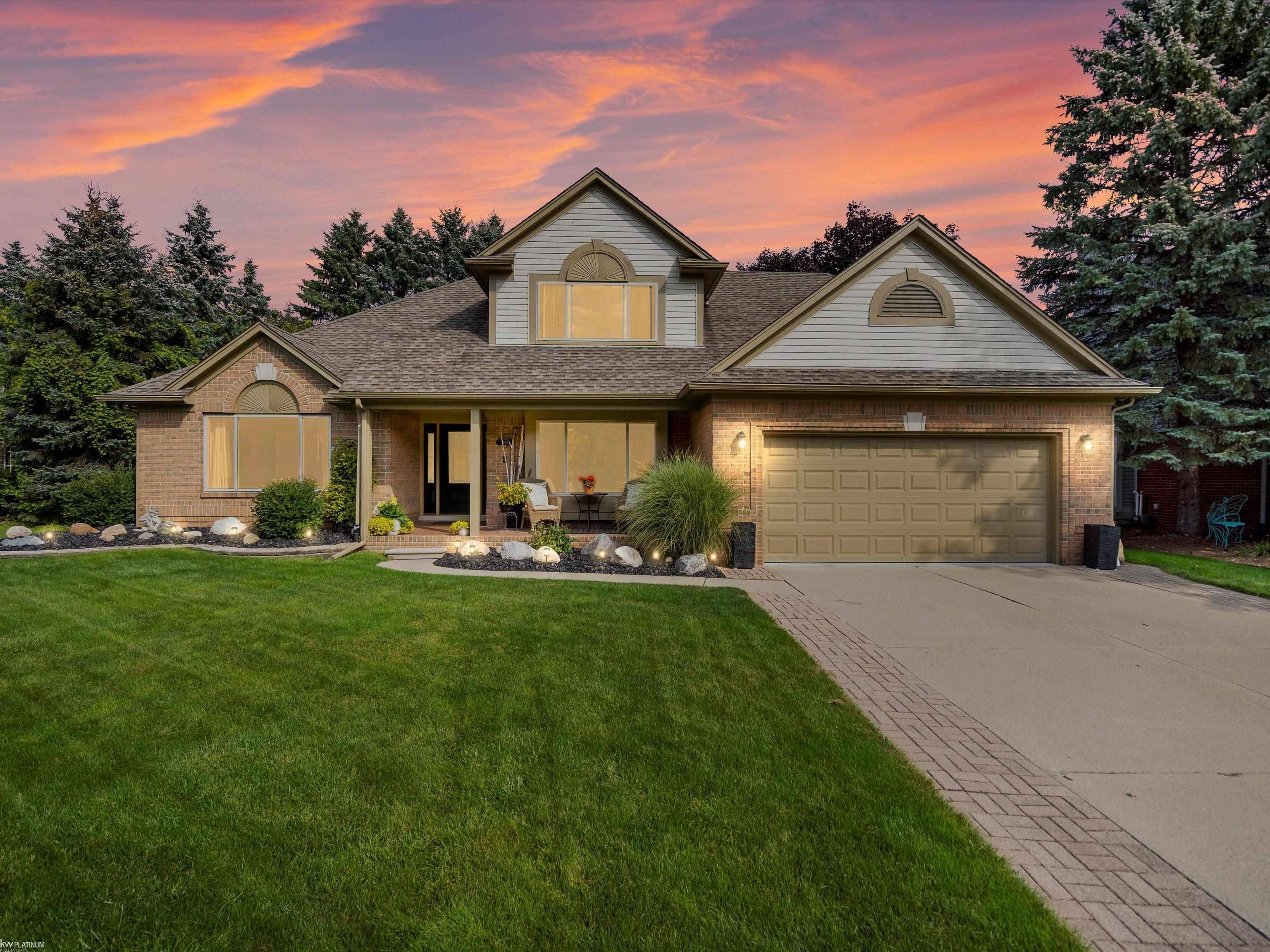 Harrison Twp, MI 48045,24669 CAMILLE