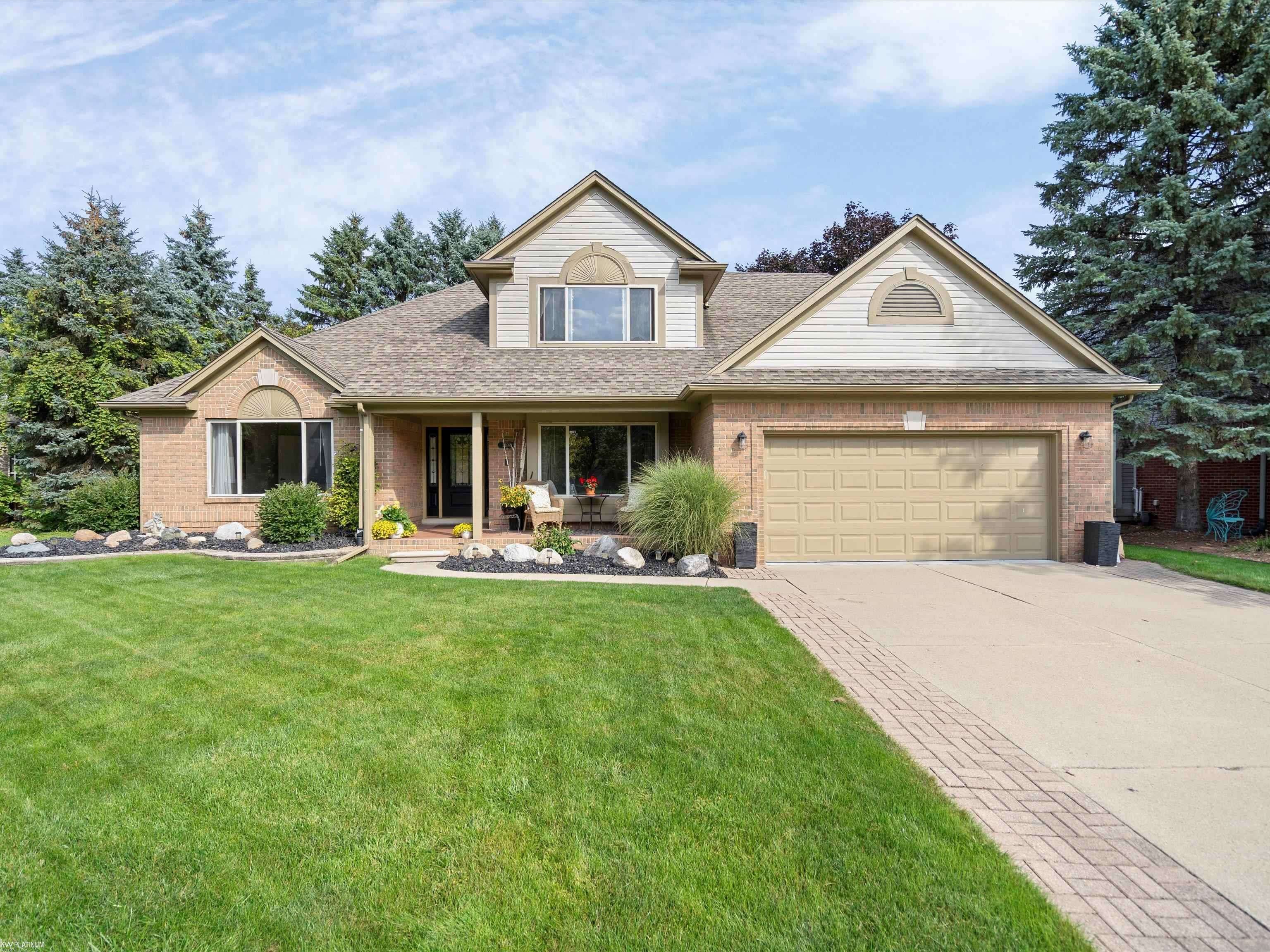 Harrison Twp, MI 48045,24669 CAMILLE