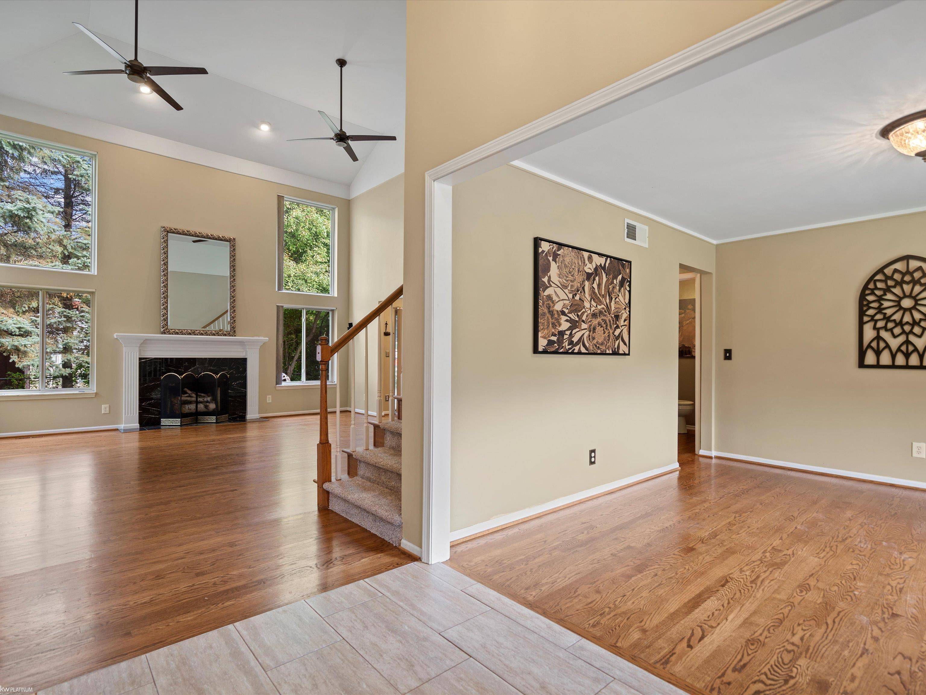 Harrison Twp, MI 48045,24669 CAMILLE