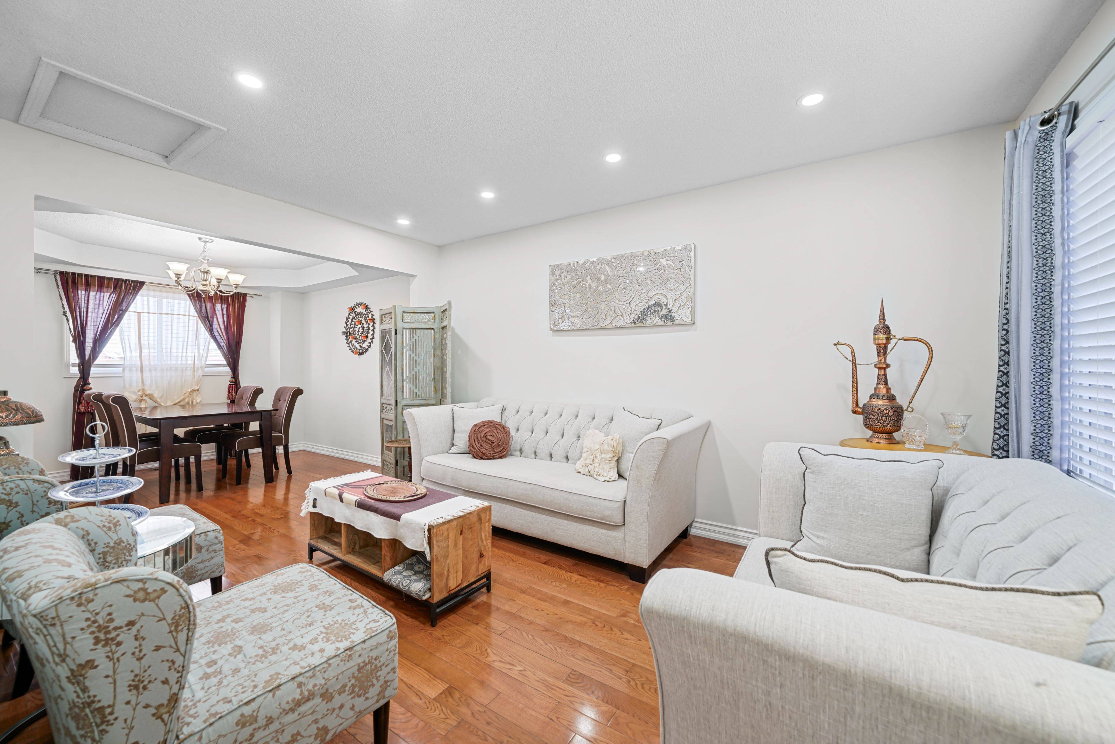 Mississauga, ON L5V 1P9,1130 Charminster CRES