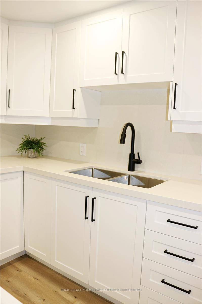 Toronto W09, ON M9P 3C6,4 Norgrove CRES #Lower