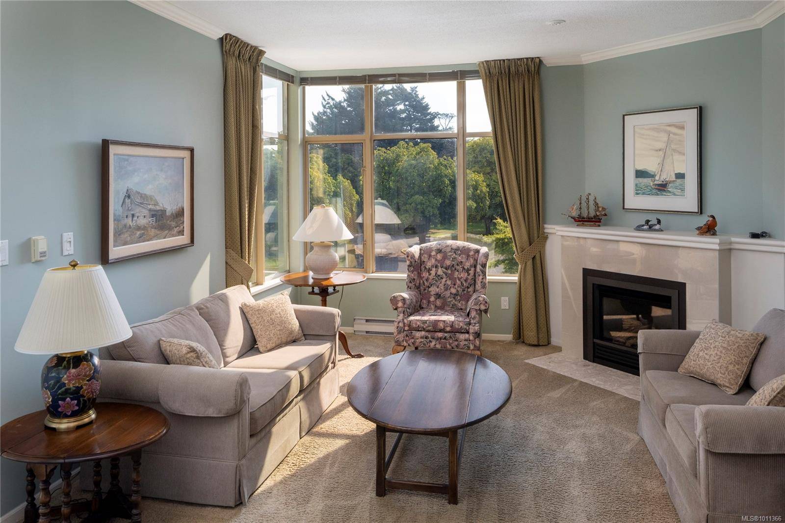 Victoria, BC V8V 2P2,188 Douglas St #460