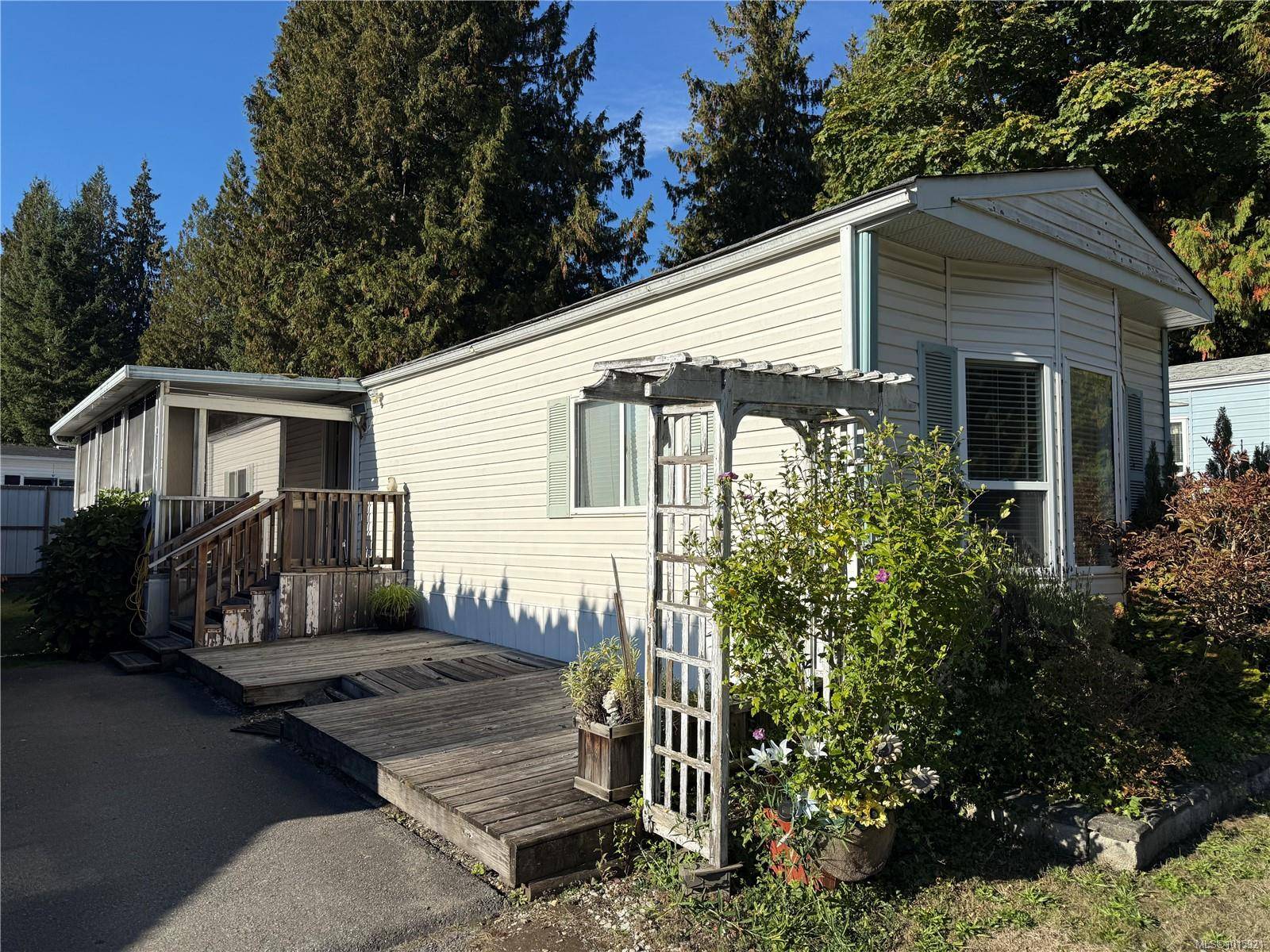 Nanaimo, BC V9R 6N3,25 Maki Rd #130