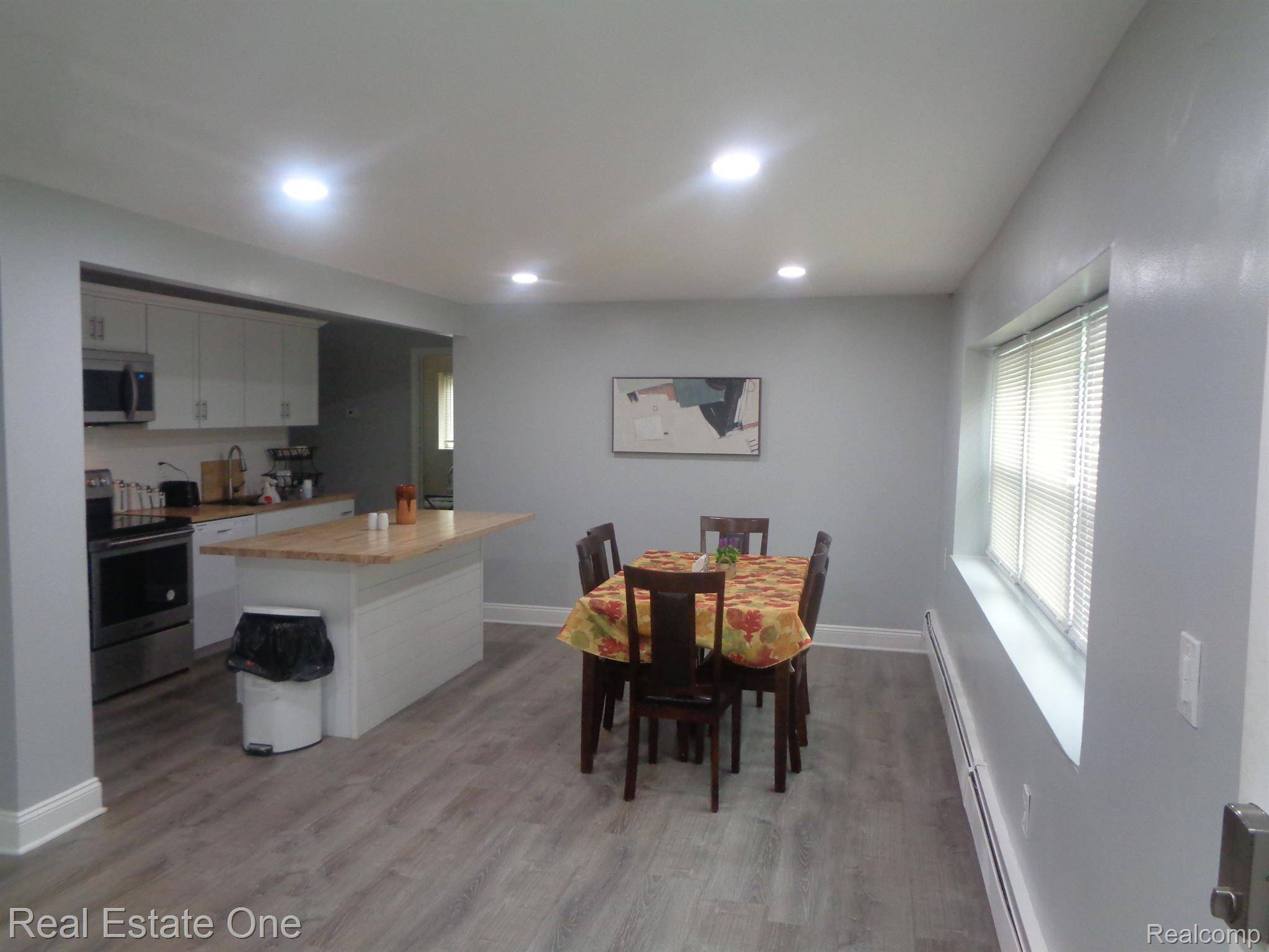 Farmington Hills, MI 48336,29952 ELDRED ST