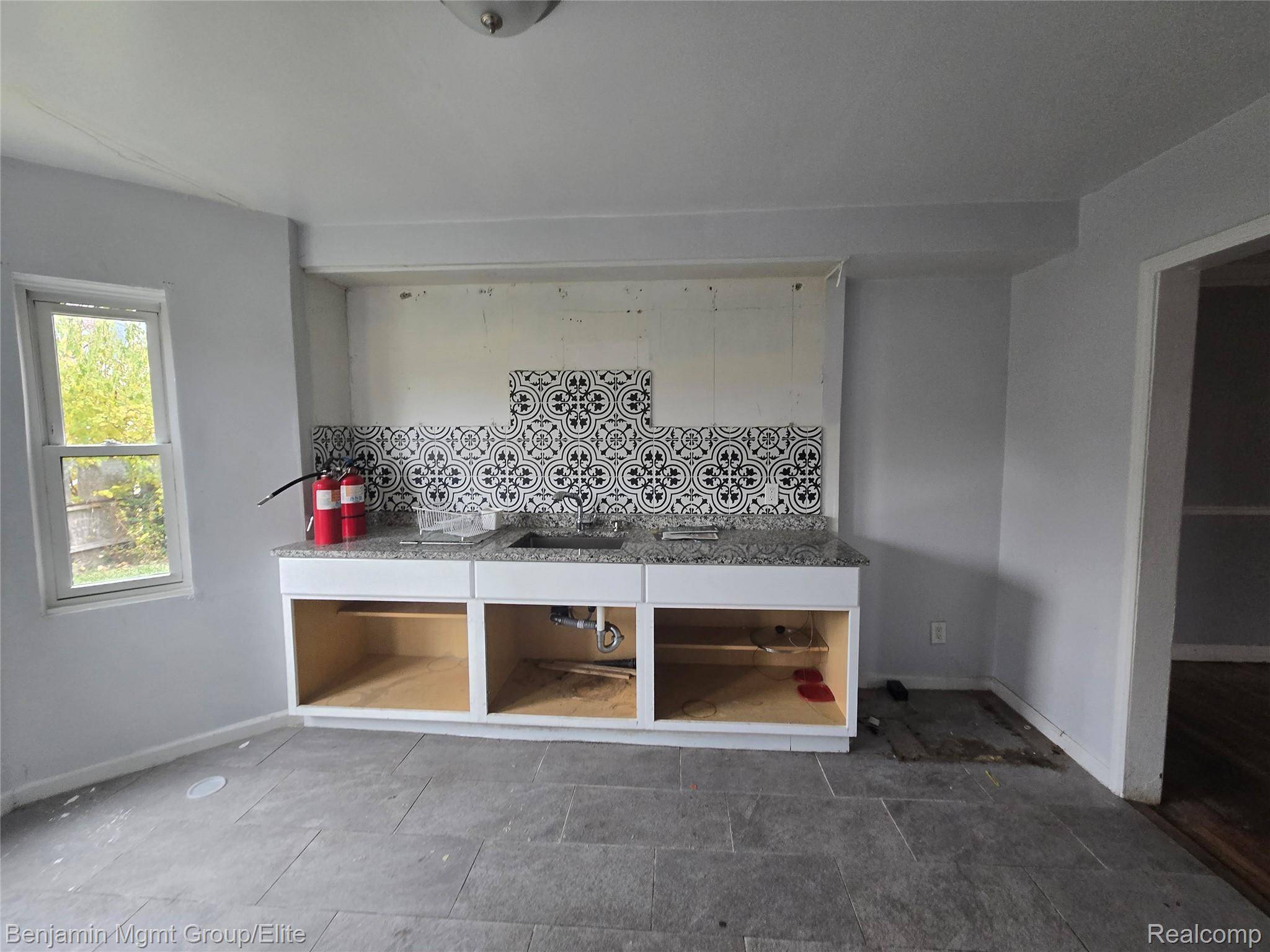 Detroit, MI 48221,16936 Fairfield ST