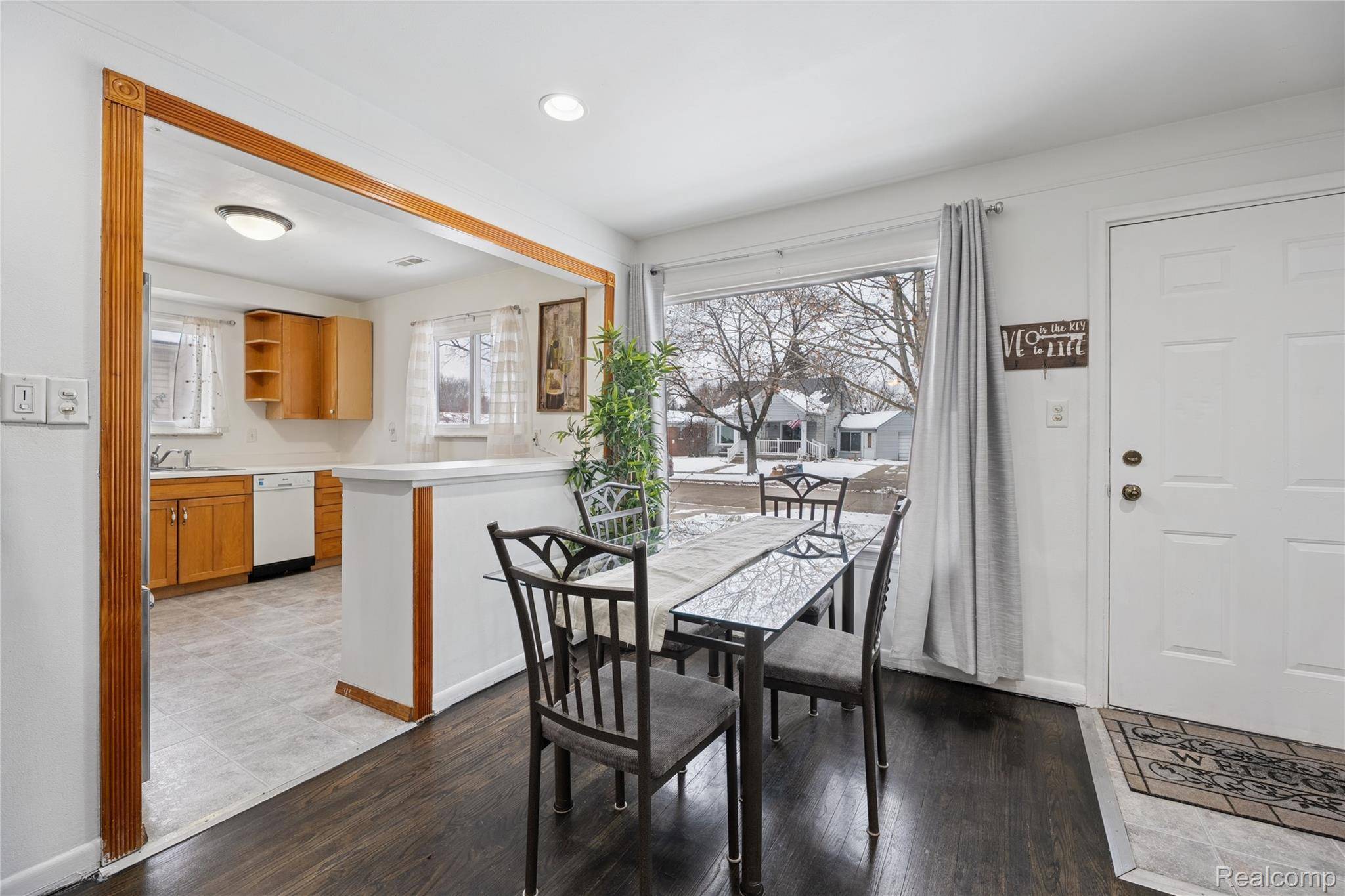 Dearborn Heights, MI 48125,3941 Huron ST