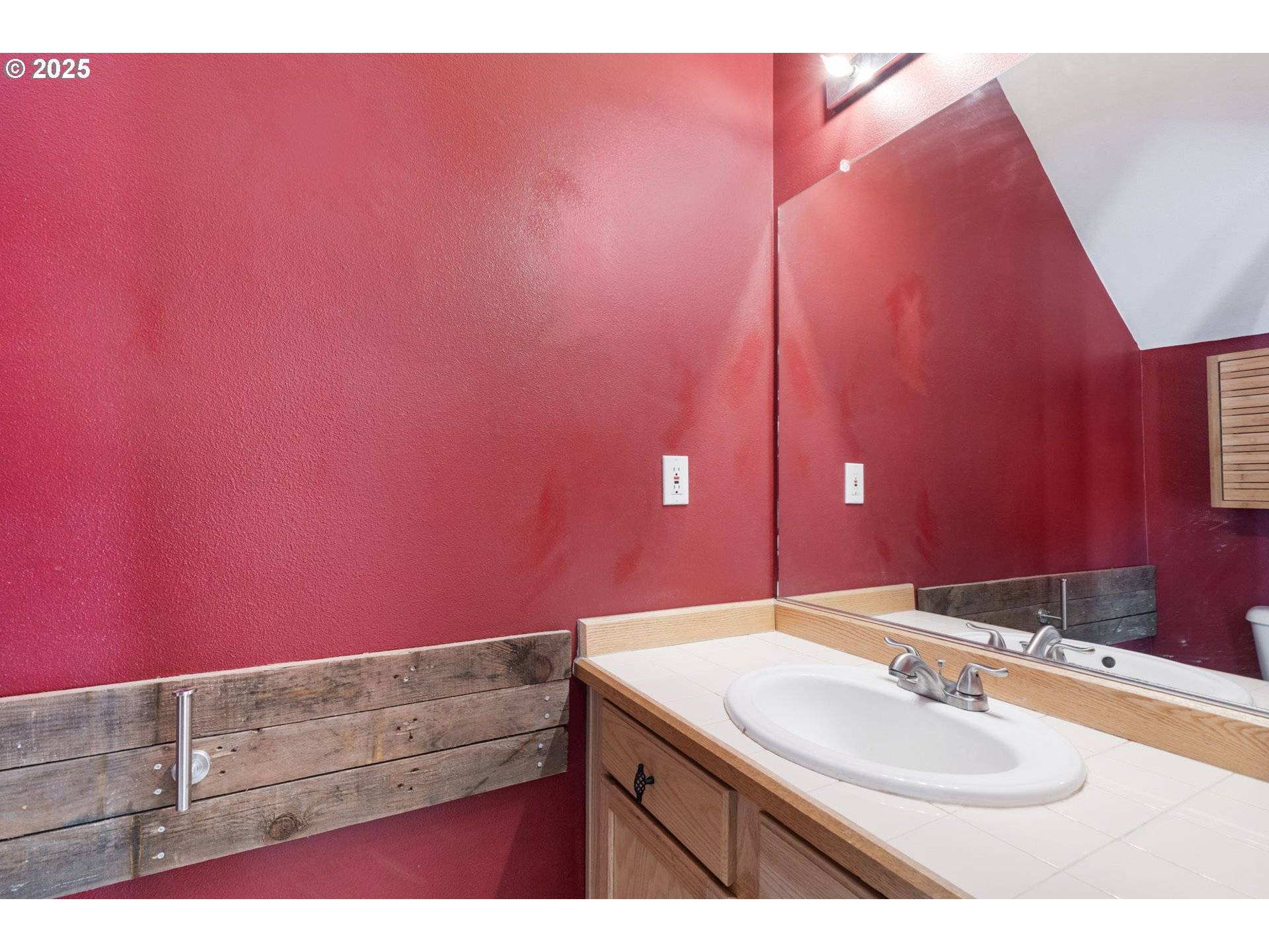 Beaverton, OR 97003,887 SW 198TH PL