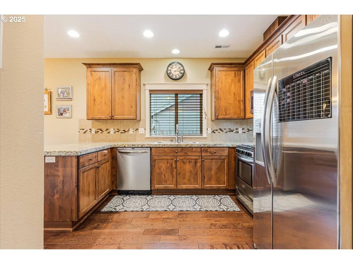 Newberg, OR 97132,528 W SHERMAN ST