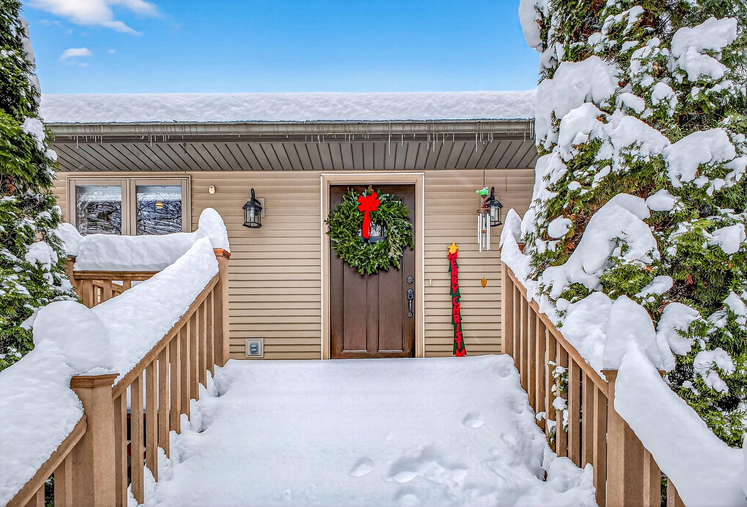 Pentwater, MI 49449,4895 W Birch LN