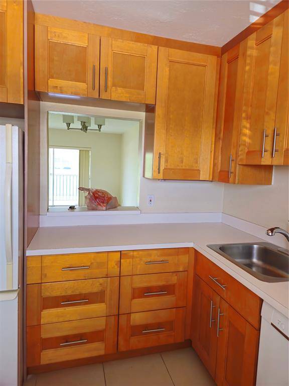 Margate, FL 33063,7500 NW 5th Place #201