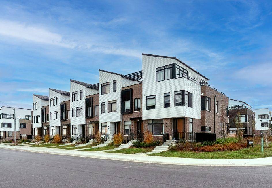 Mississauga, ON L5H 0B2,50 Coveside DR #31