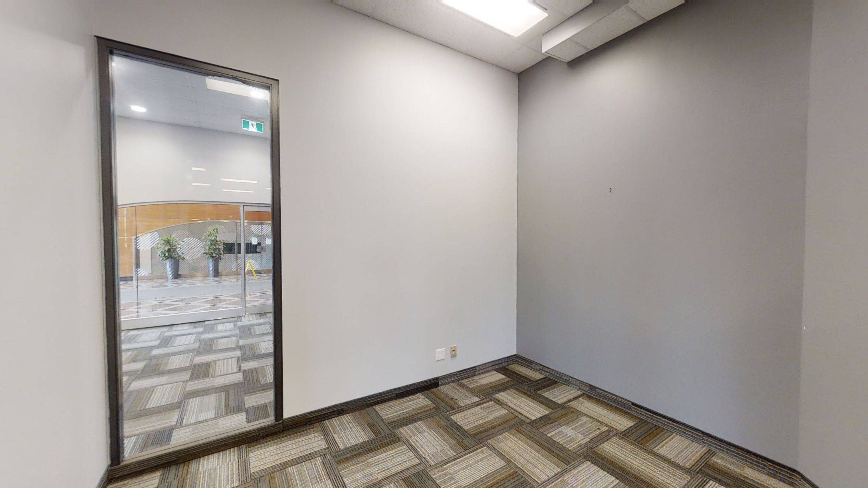 Mississauga, ON L4W 5A4,2680 Skymark AVE #110