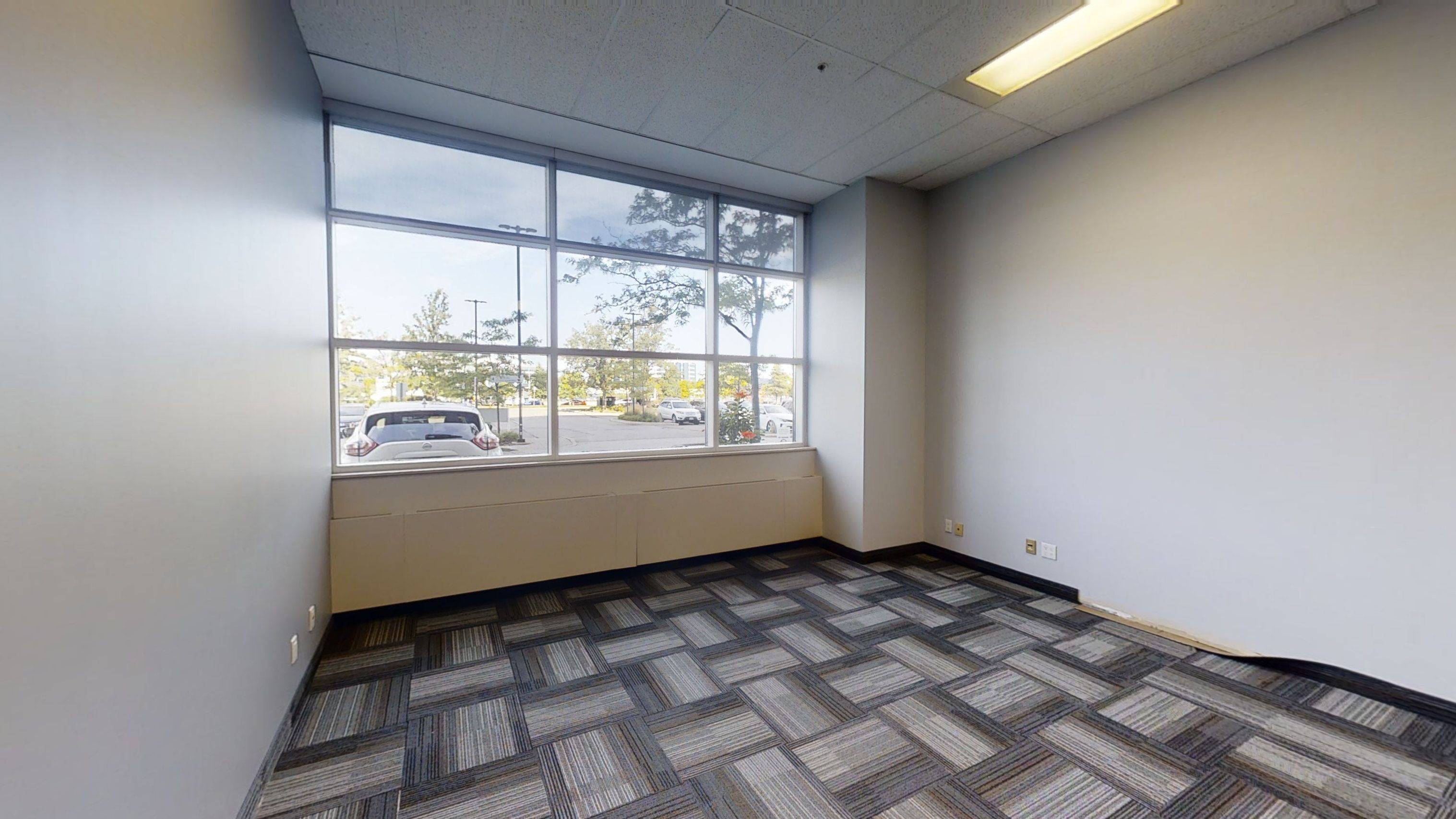 Mississauga, ON L4W 5A4,2680 Skymark AVE #110