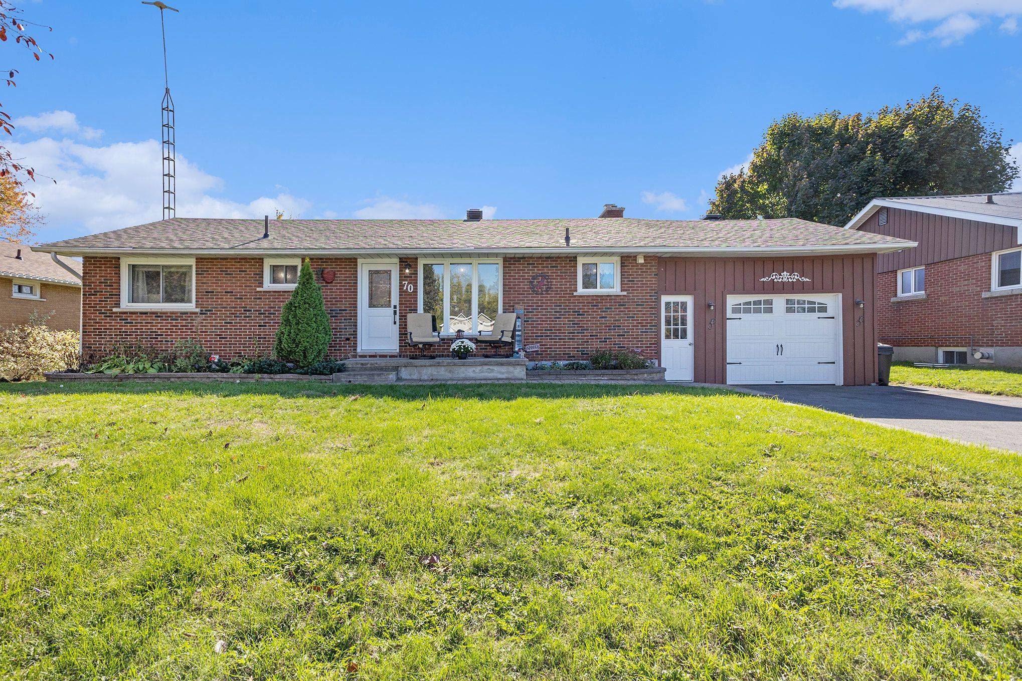 South Stormont, ON K0C 1M0,70 St Lawrence ST