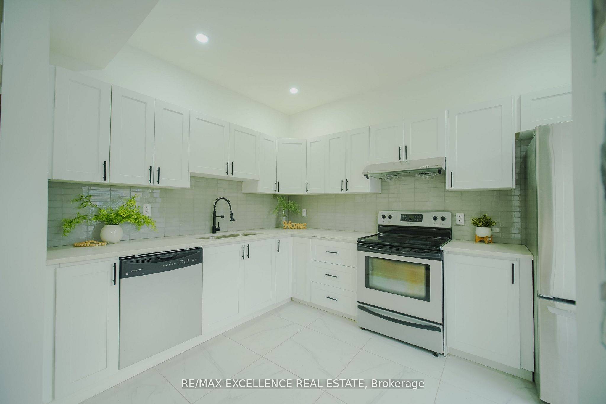 Hamilton, ON L8V 2Z9,11 East 25th ST