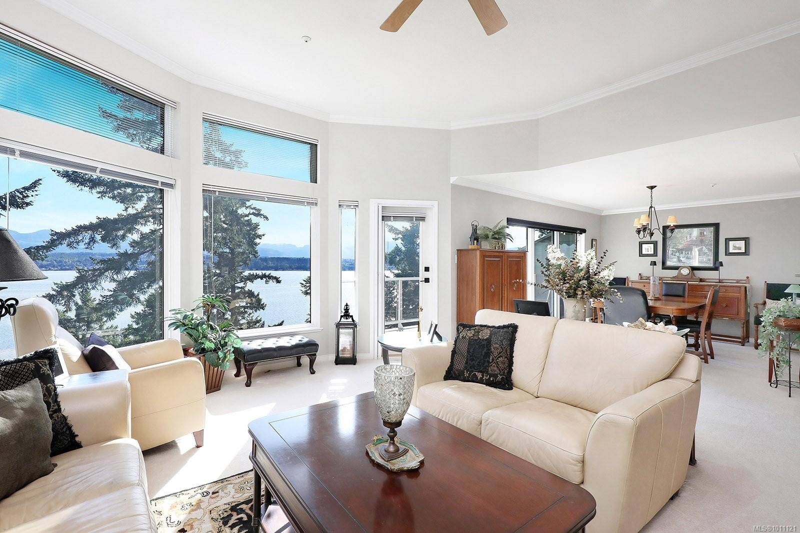 Comox, BC V9M 1X6,2275 Comox Ave #206