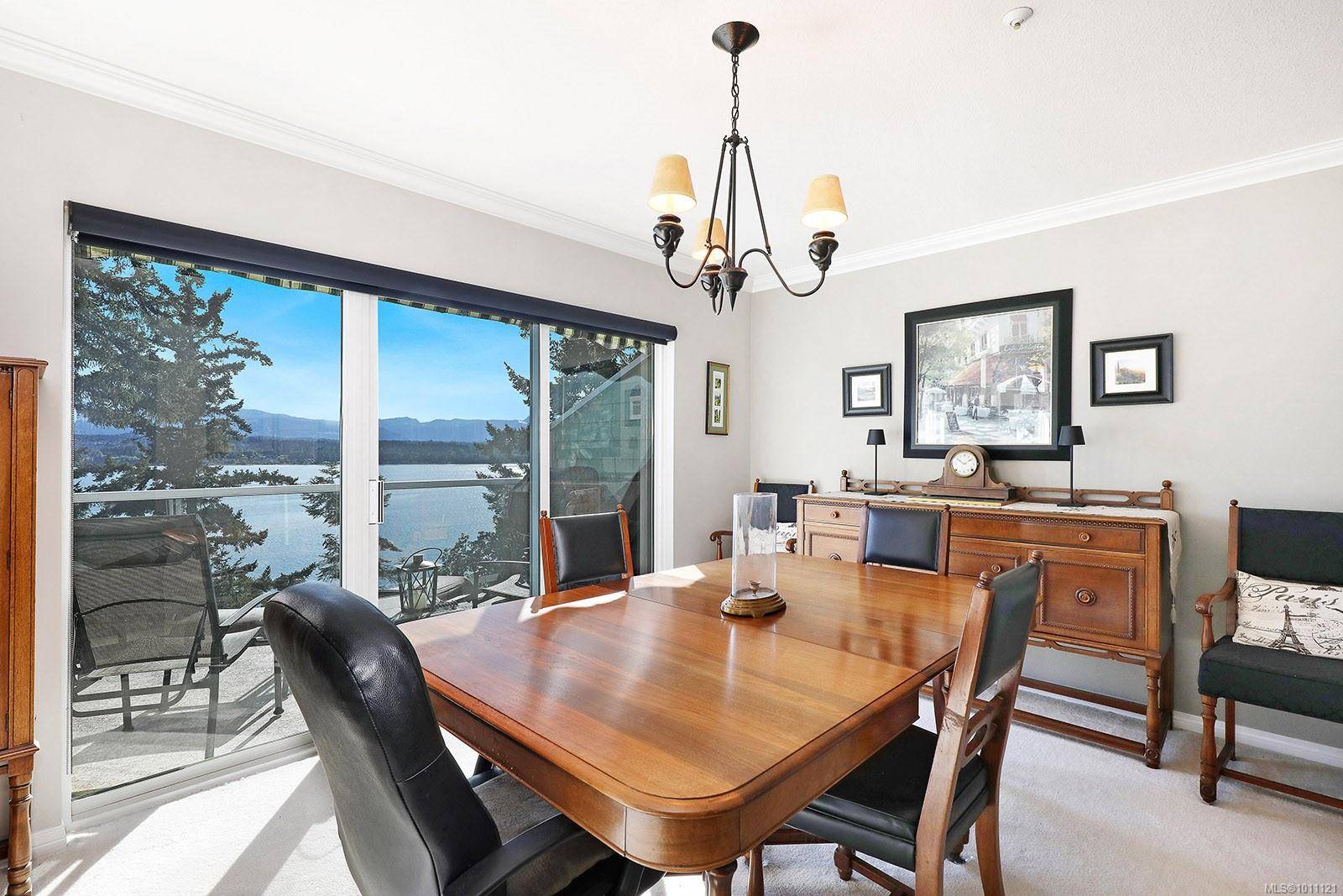 Comox, BC V9M 1X6,2275 Comox Ave #206