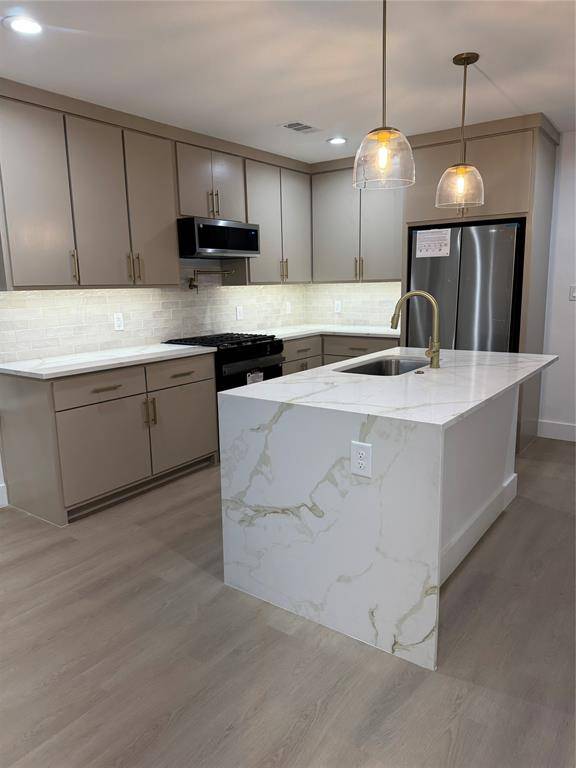 Dallas, TX 75216,1411 E Waco Avenue