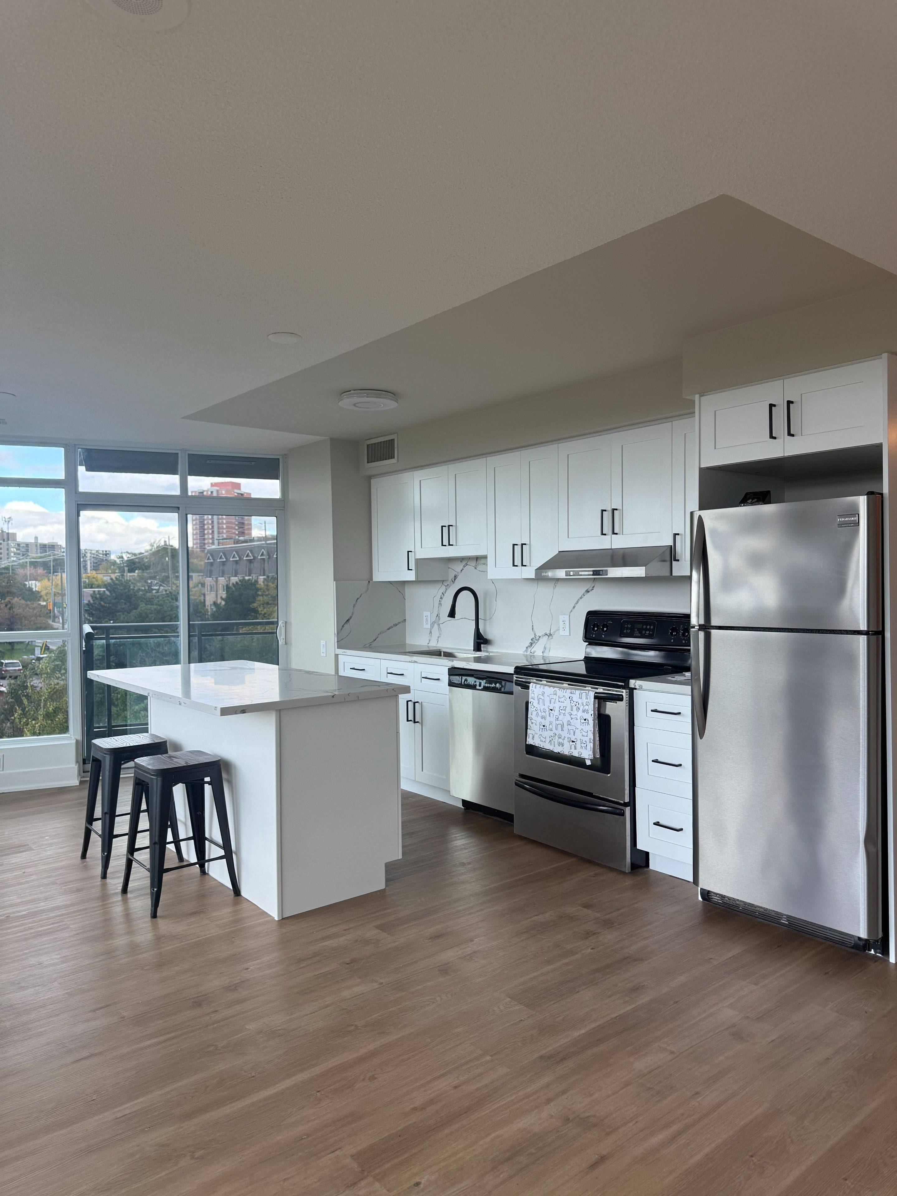 Toronto E03, ON M4K 2B8,1048 Broadview AVE #308