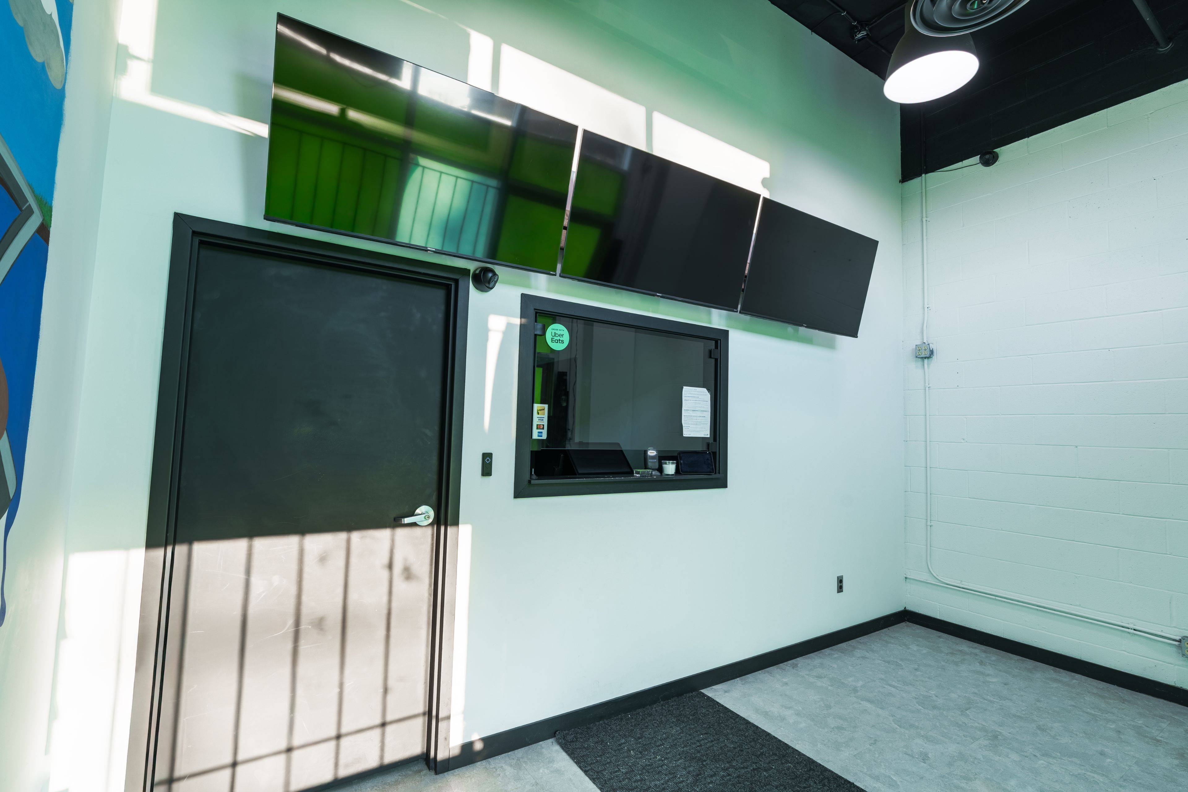 Pickering, ON L1W 0A6,1235 Bayly ST #14 B