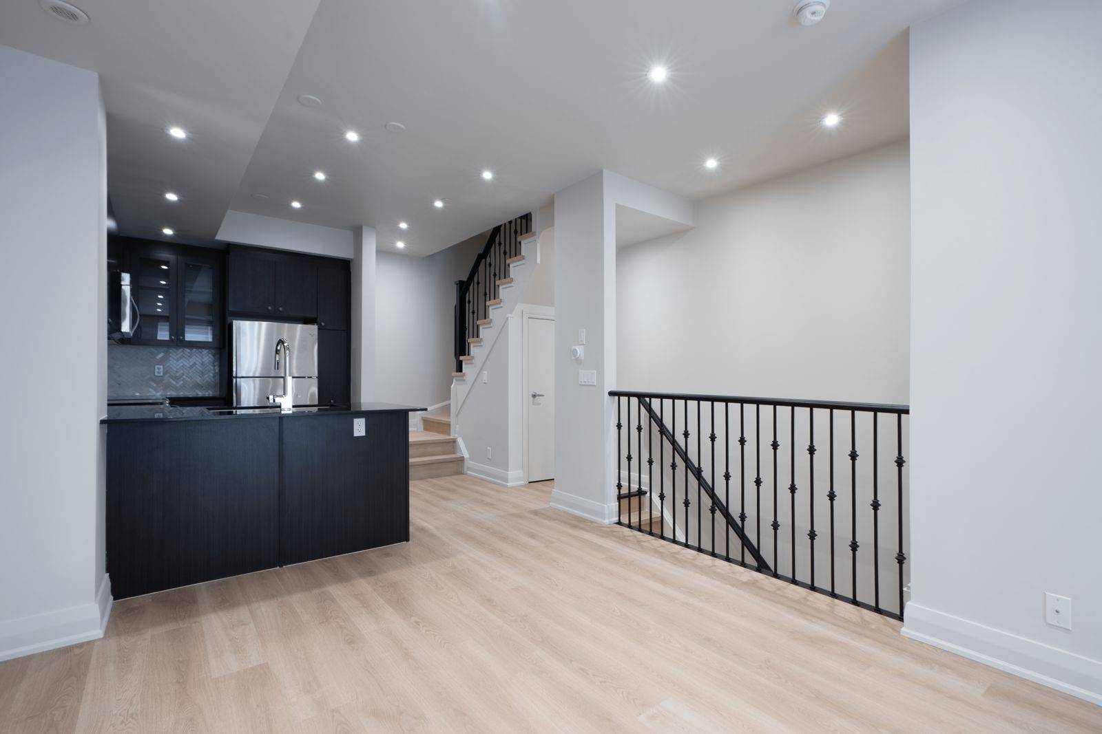 Toronto W06, ON M8W 0A9,135 Long Branch AVE #17