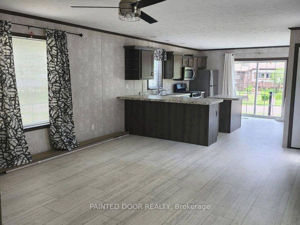 Georgian Bay, ON P0C 1H0,45 Tower RD #Unit #4