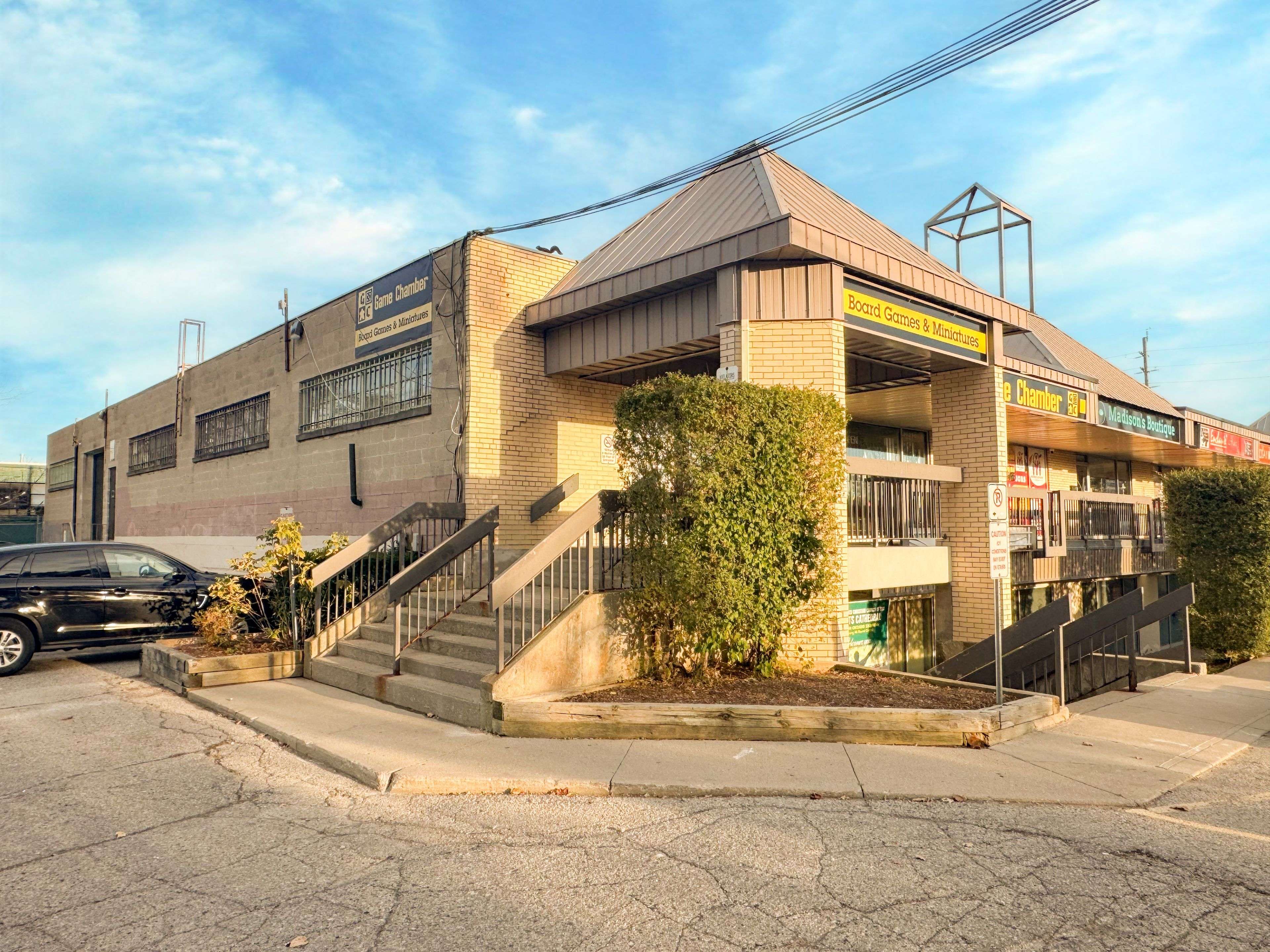 London East, ON N5W 3C9,1700 Dundas ST #8 - Lower Level