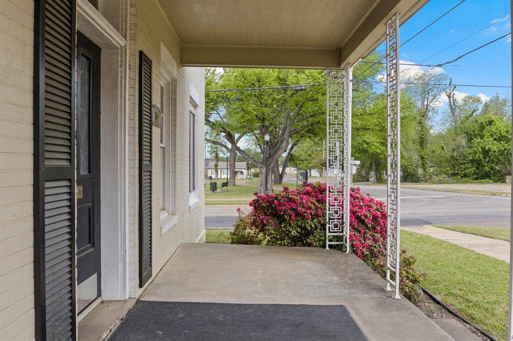 Mount Pleasant, TX 75455,207 W 3rd Street