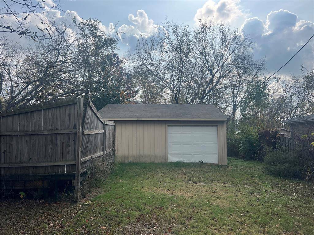 Greenville, TX 75402,6102 Live Oak Street