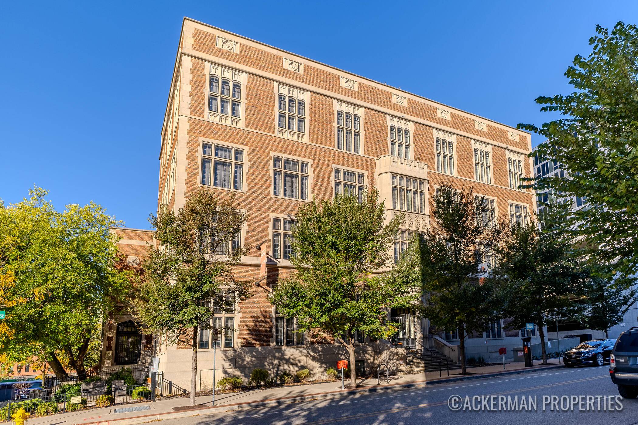 Grand Rapids, MI 49503,25 Sheldon AVE SE