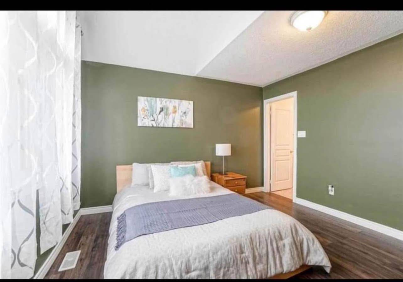 Brampton, ON L7A 0M7,41 Begonia CRES