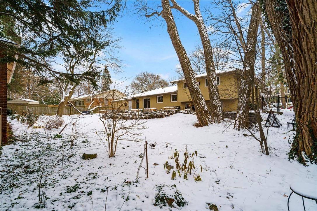 Hamilton, ON L9H 4J7,3 Hatfield PL