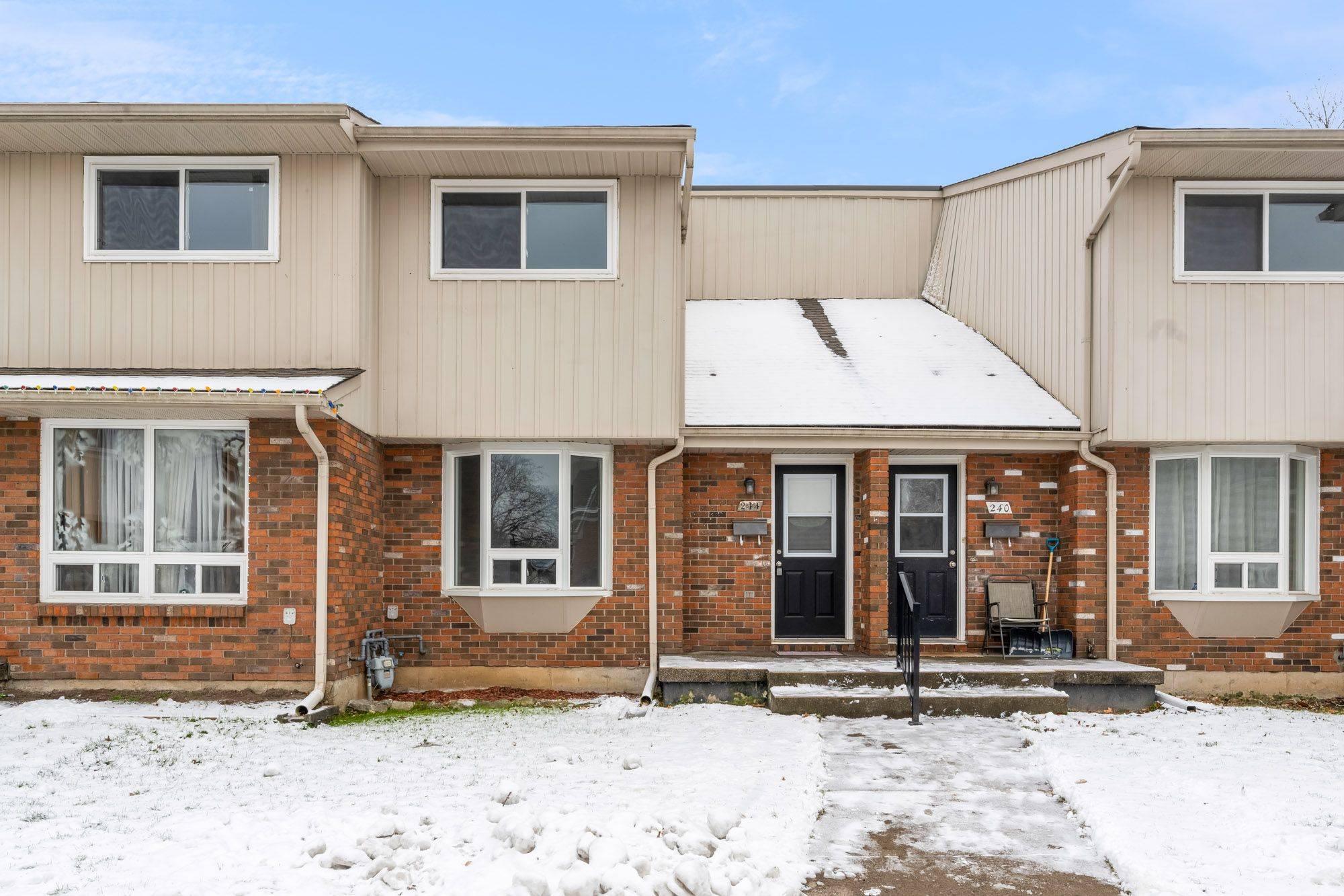 Welland, ON L3B 5V8,100 Brownleigh AVE #244