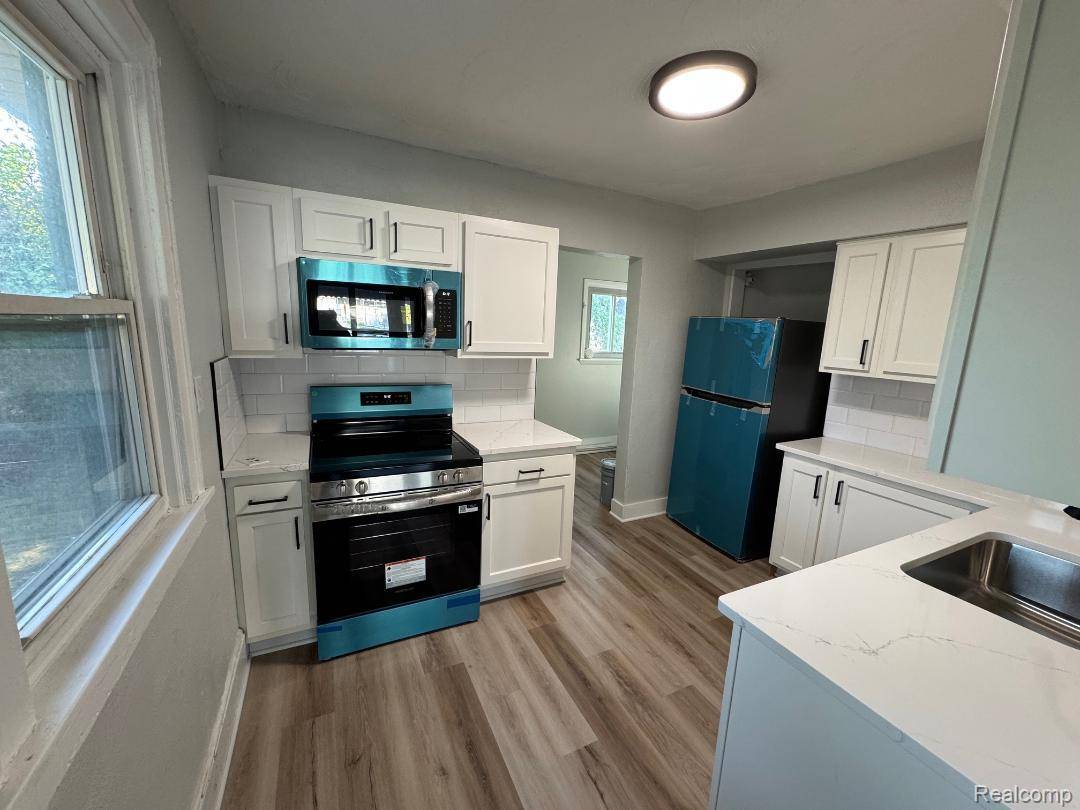 Ferndale, MI 48220,21395 westview