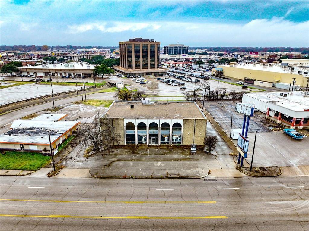 Waco, TX 76710,1210 Lake Air Drive