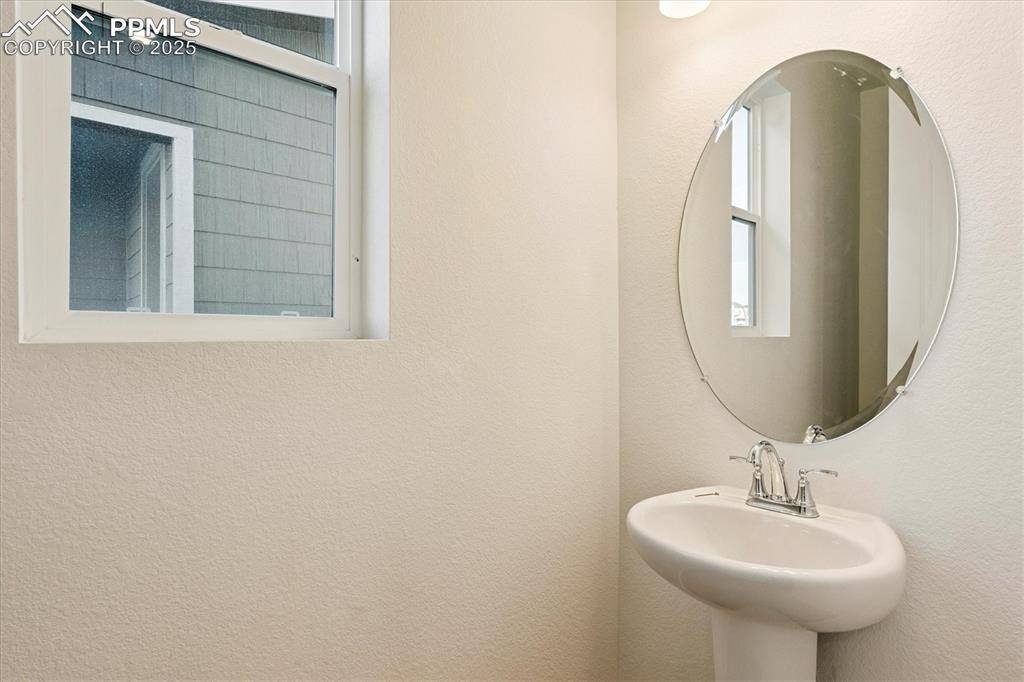 Colorado Springs, CO 80925,7843 Natural Bridge TRL