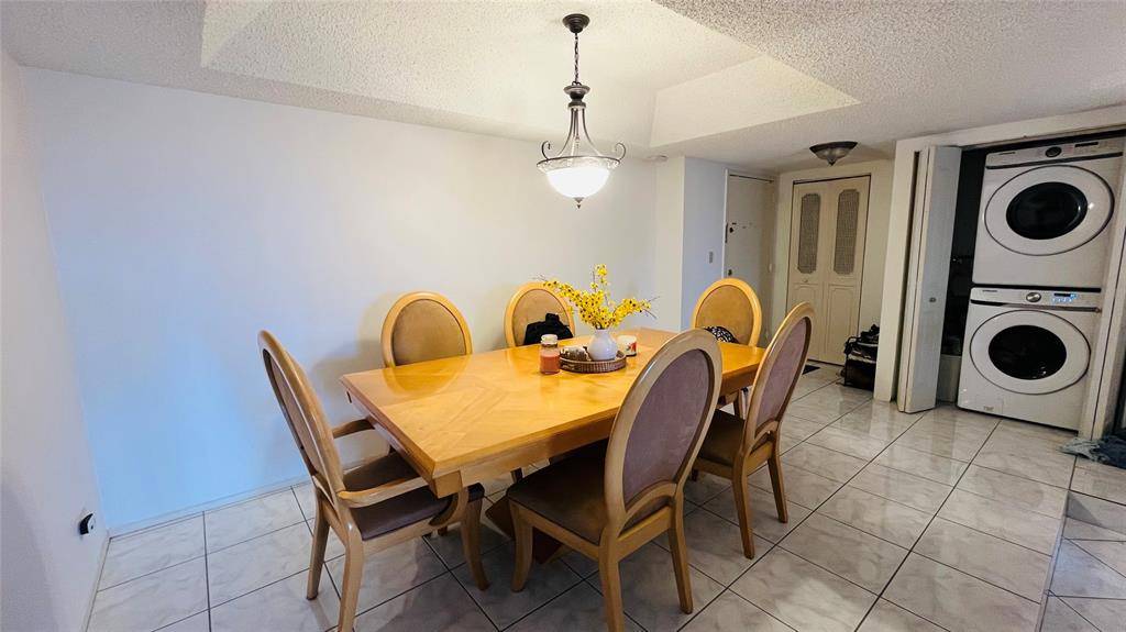 Lauderhill, FL 33319,3650 Inverrary Dr #3T