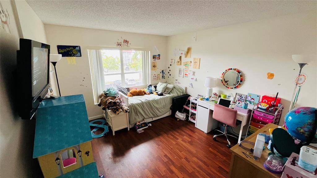 Lauderhill, FL 33319,3650 Inverrary Dr #3T