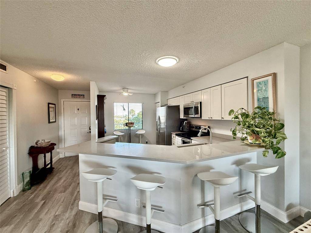 Pompano Beach, FL 33069,2112 S Cypress Bend Dr #508