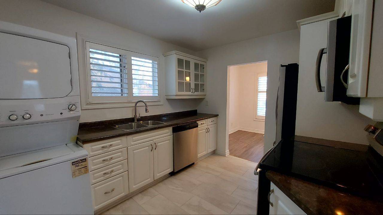 Aurora, ON L4G 2G3,38 Stoddart DR #Main