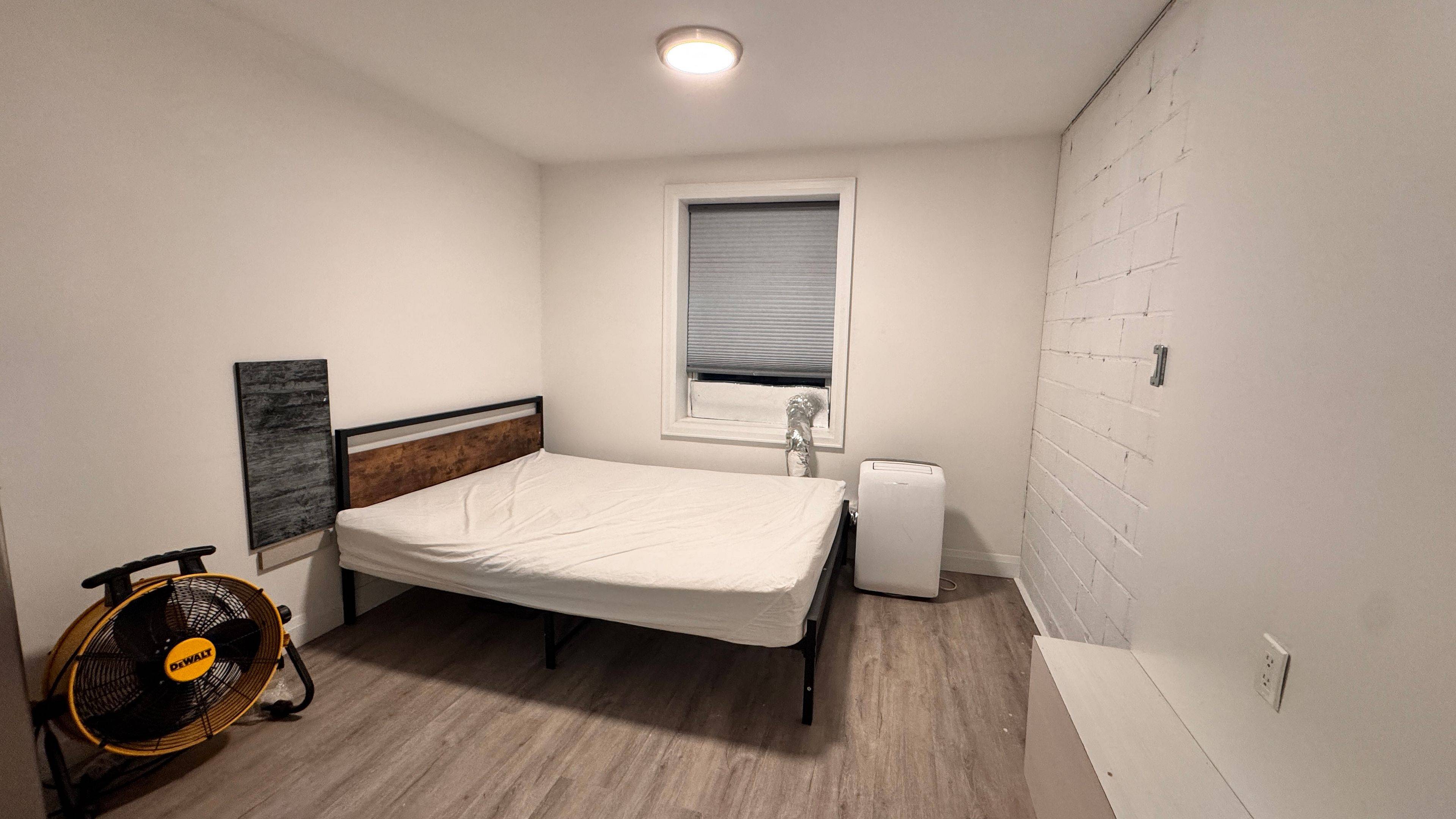 Niagara Falls, ON L2G 3X6,5745 Stanley AVE #Side bachelor