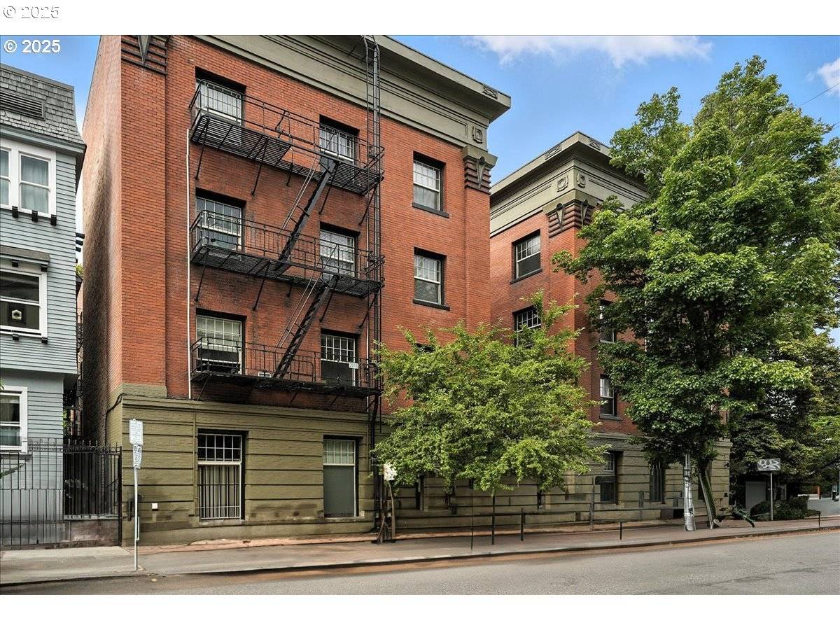 Portland, OR 97210,2109 NW IRVING ST #304