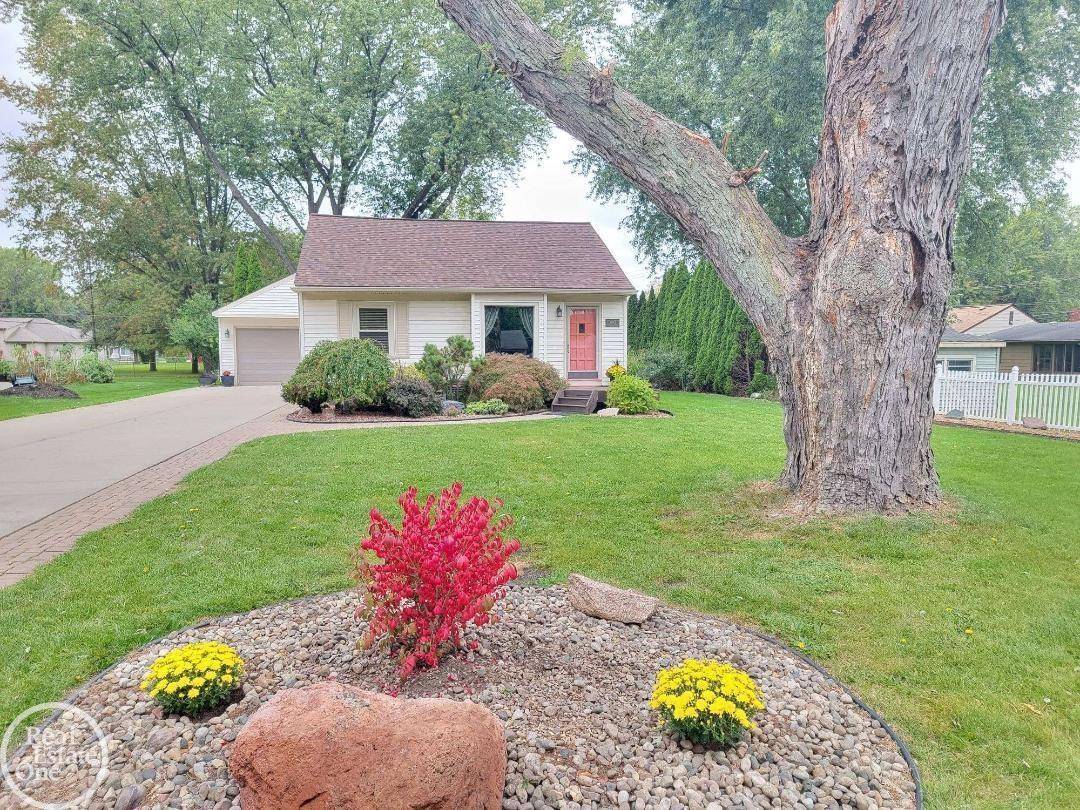 Harrison Twp, MI 48045,39401 Winkler