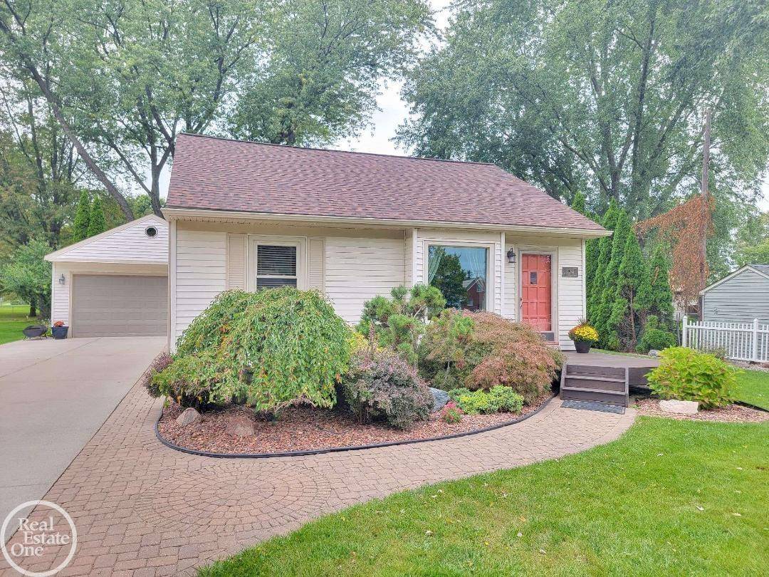 Harrison Twp, MI 48045,39401 Winkler