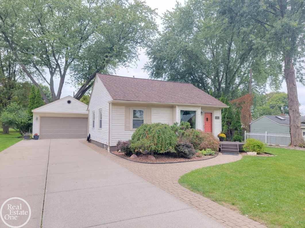 Harrison Twp, MI 48045,39401 Winkler