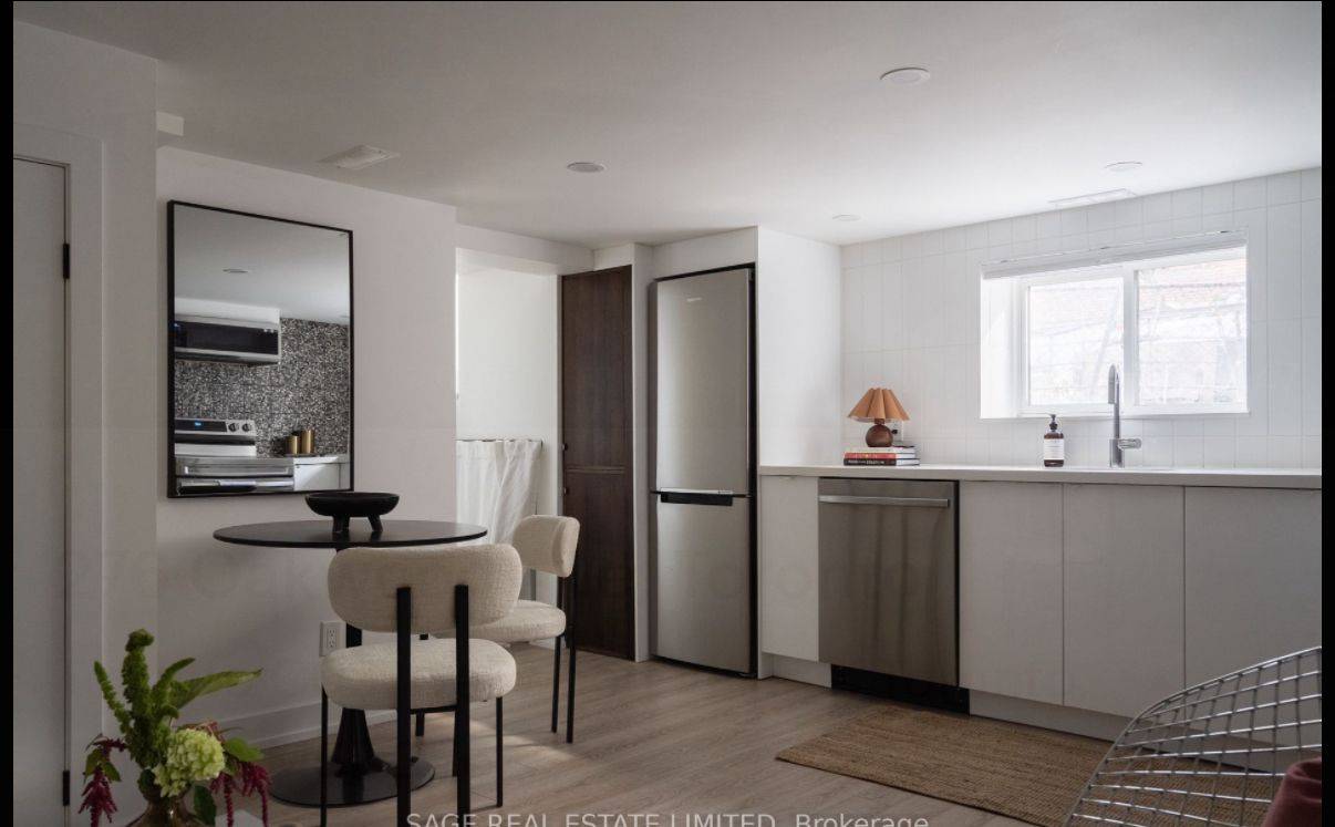 Toronto C03, ON M6E 2V6,276 Oakwood AVE #basement