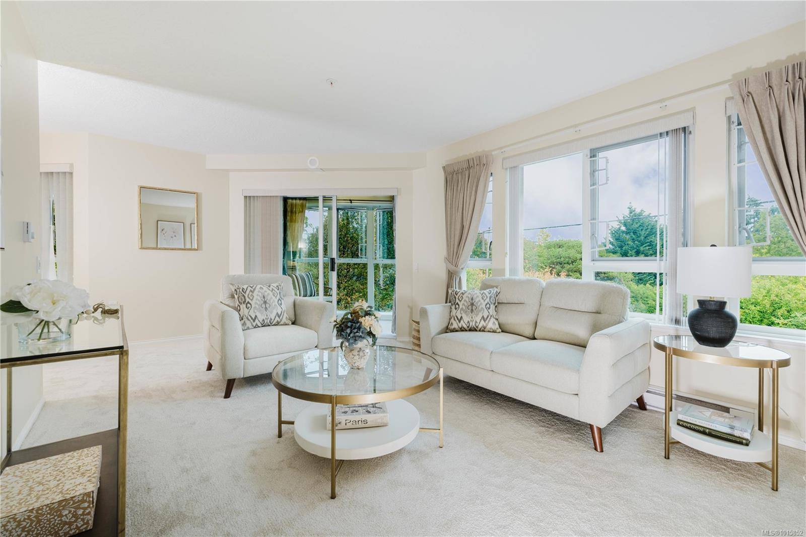 Saanich, BC V8P 5T7,1521 Church Ave #305